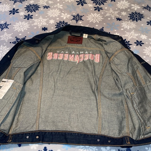 Levis blue jean jacket - Picture 8 of 8